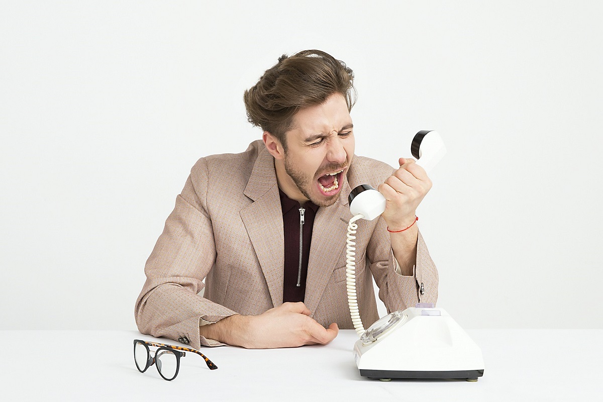 Essere arrabbiato come una iena: significato, origine e uso dell’espressione